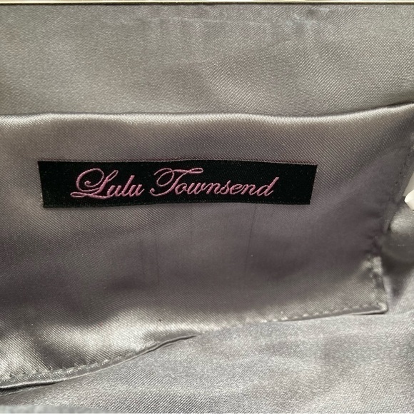 Lulu Townsend Clutch Silver Front sequins with decorative clasp. 10”x 5” - Picture 10 of 10